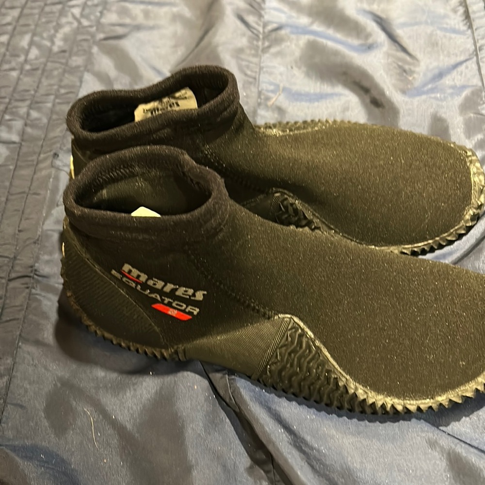 Water shoes